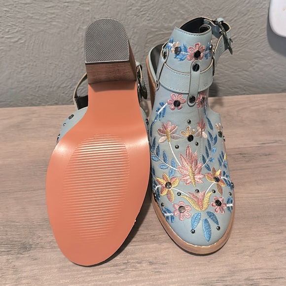 Embroidered Turquoise Booties - Picture 4 of 5